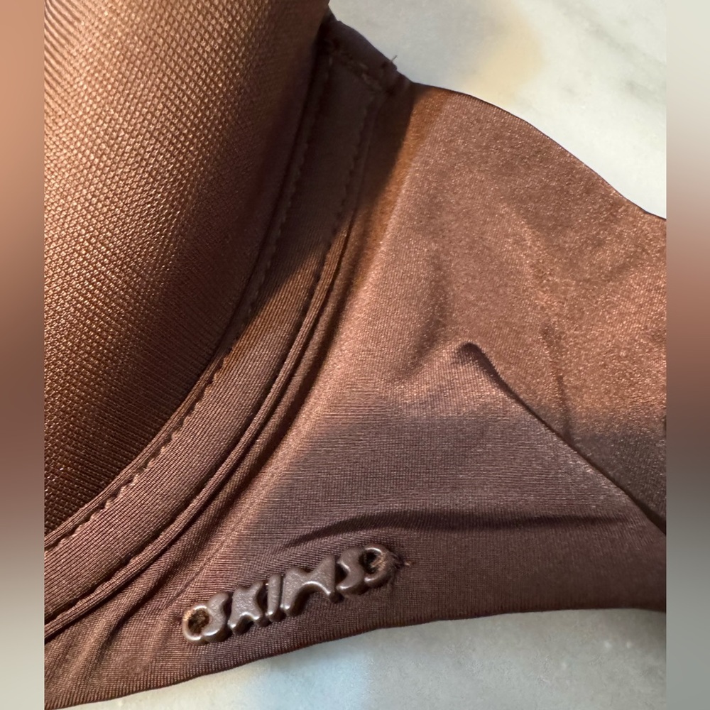 SKIMS WEIGHTLESS SCOOP BRA - Picture 6 of 11